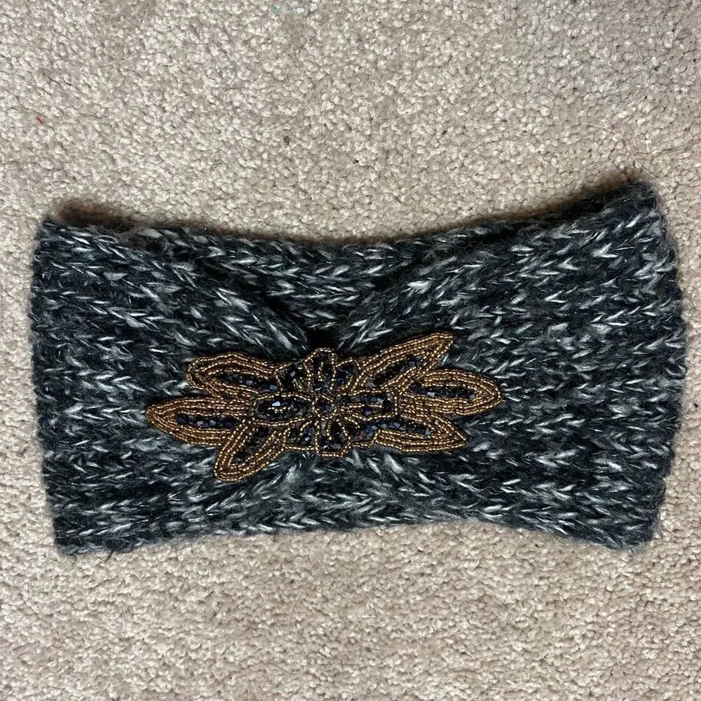 Woman’s winter headband